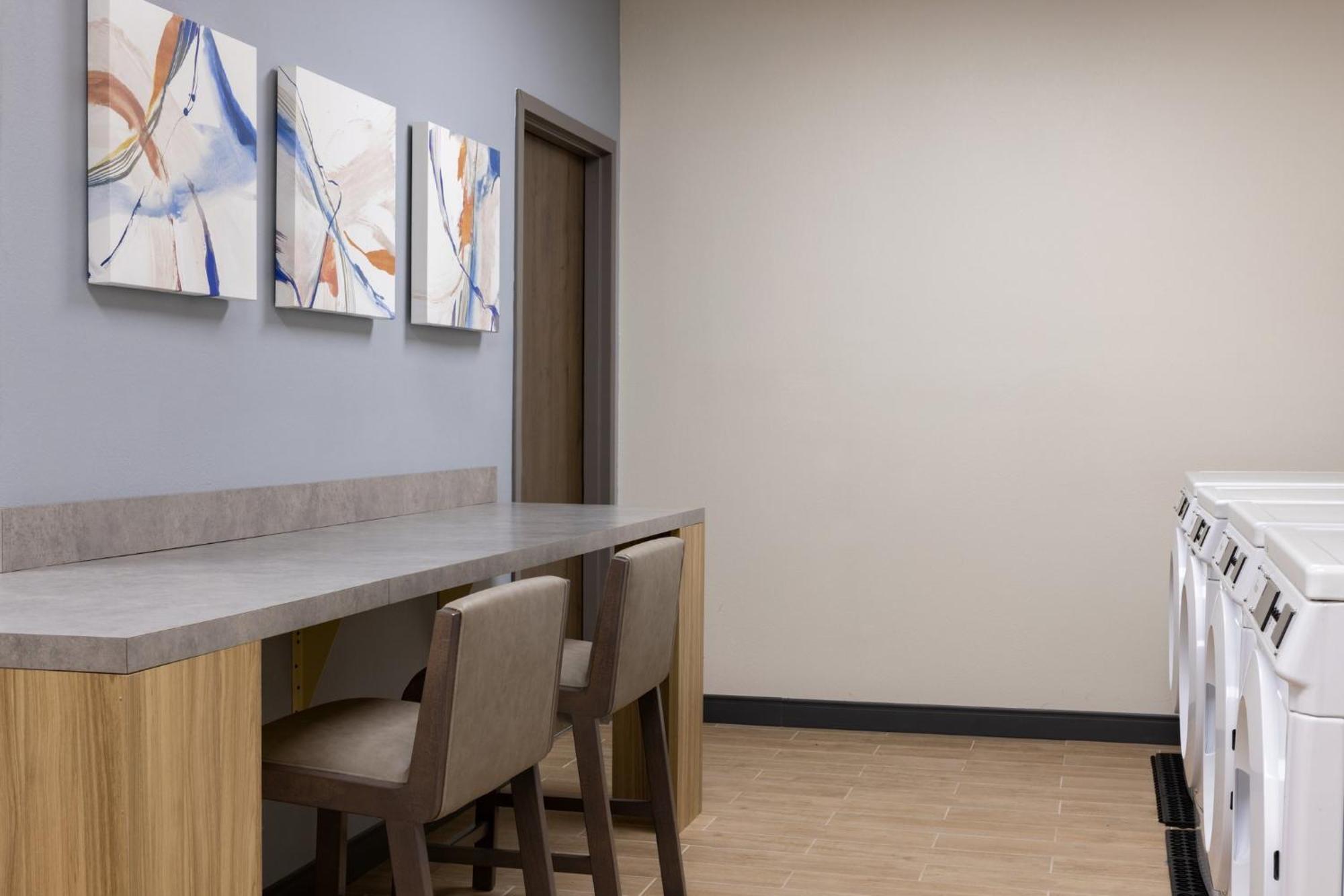 Candlewood Suites Miami - Doral By Ihg Tamiami Eksteriør billede