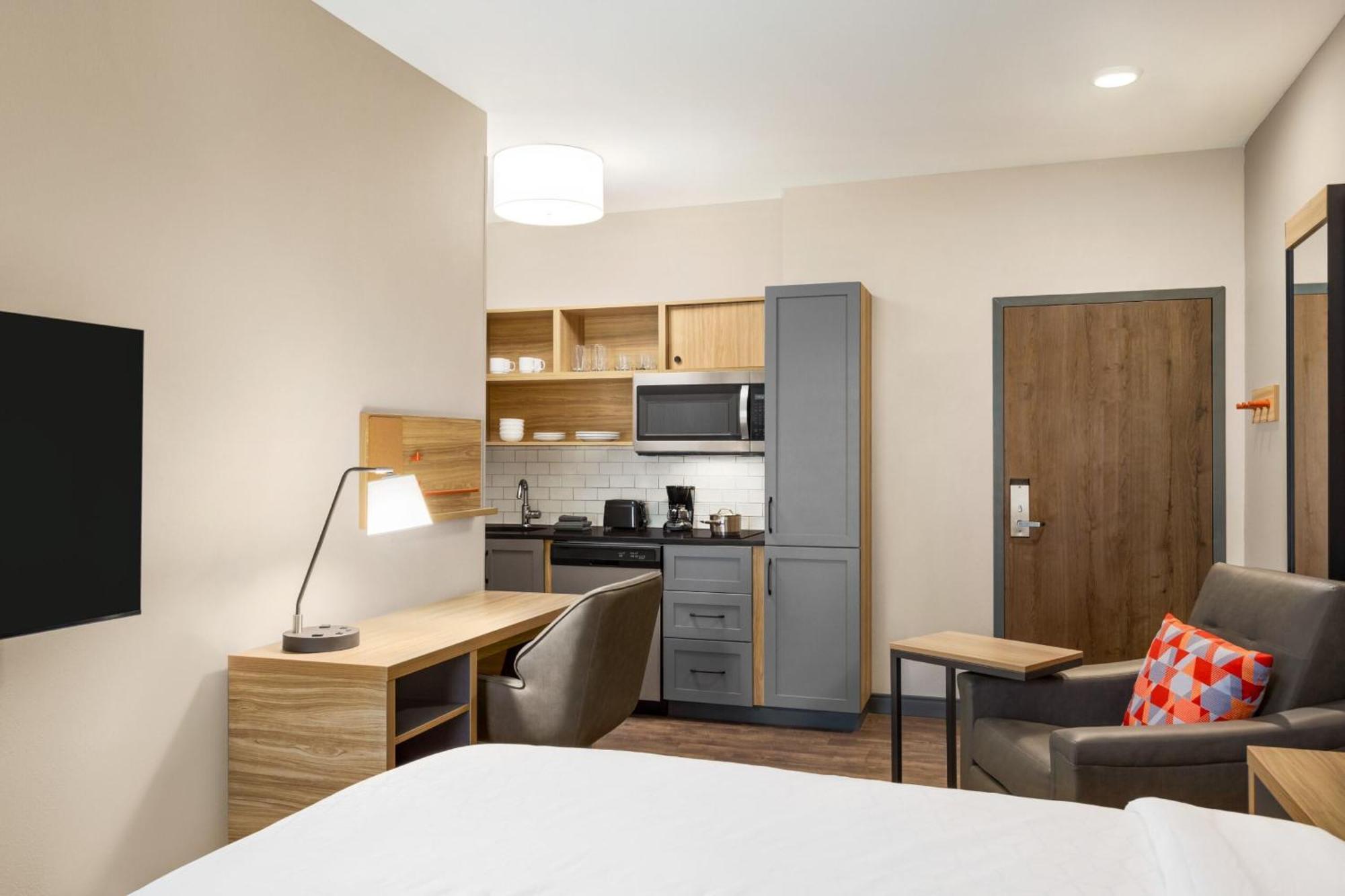 Candlewood Suites Miami - Doral By Ihg Tamiami Eksteriør billede